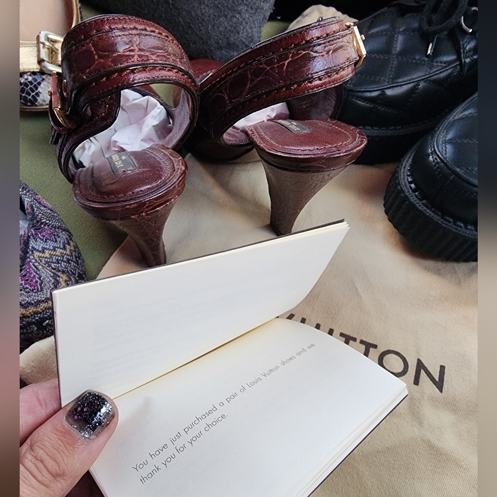 Louis Vuitton Maroon Snakeskin Leather Pumps (Cheaper On Depop) - Picture 4 of 4
